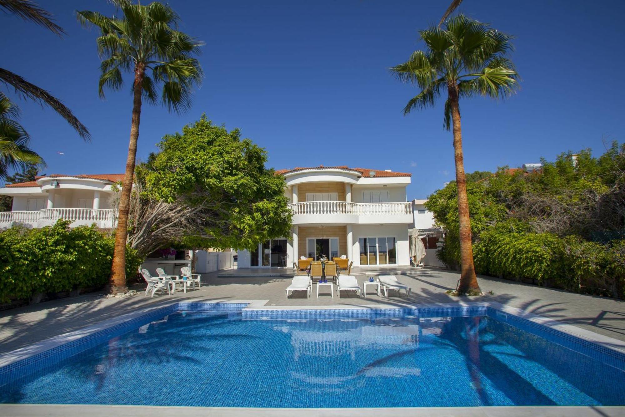 Luxury With Special Sea Views Meneou